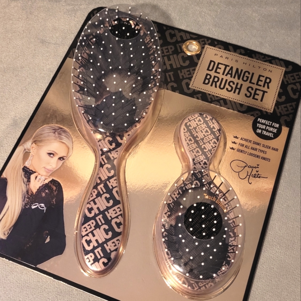 Paris Hilton Brush Set